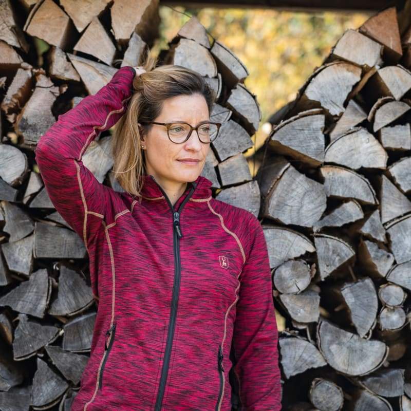 Deerhunter Lady Insulated Fleece Trøje i Rød på model set forfra-1