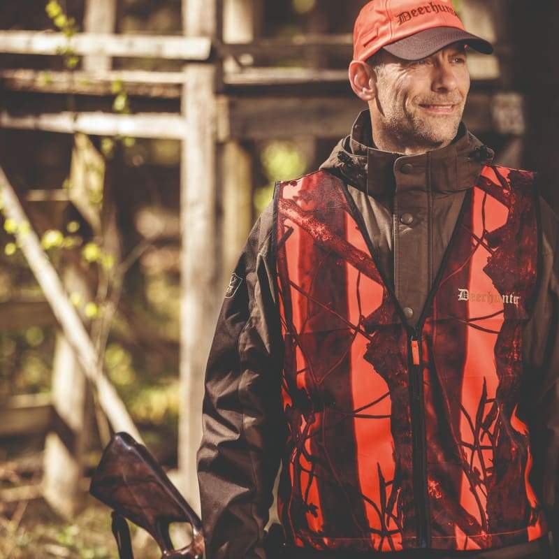 Deerhunter Protector Pull-over Vest set tæt på model